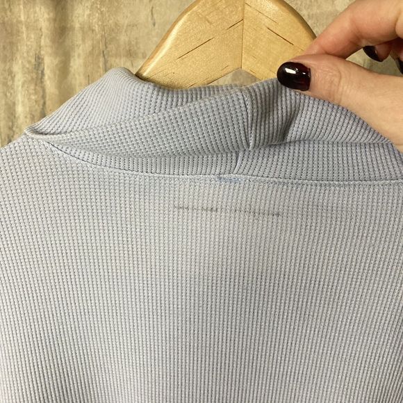 American Eagle Blue Thermal Shirt Womens Small Waffle Knit Stretch Hi Lo Winter - Picture 5 of 8